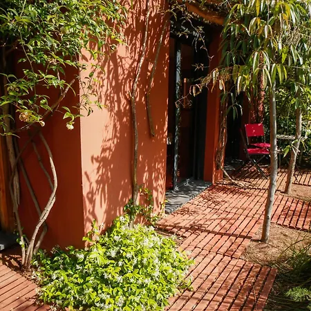 Studio Orange Oasis Salasc Exterior photo
